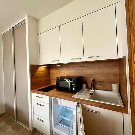 Gasthuis Escale Rochelaise 3*